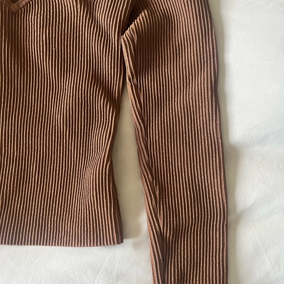 ❌sold Aritzia Babaton Sculpt Knit Longsleeve Size XS Epicurean brown - Picture 2 of 7